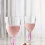 Strawberry Oat Smoothie - Ishani Vellodi Wellness